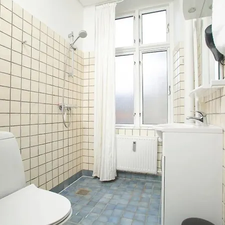 아파트 3 Bedroom Flat With Balcony In Peaceful Neighbourhood 코펜하겐