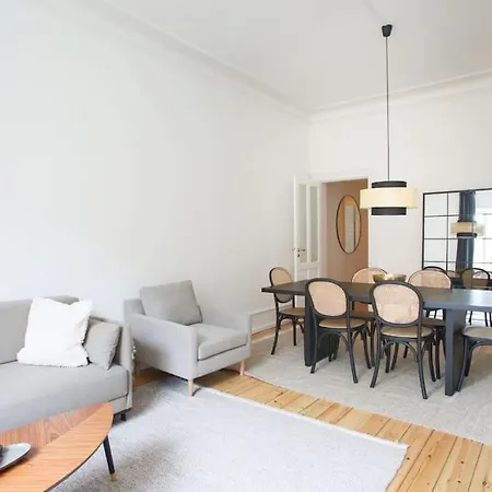 3 Bedroom Flat With Balcony In Peaceful Neighbourhood